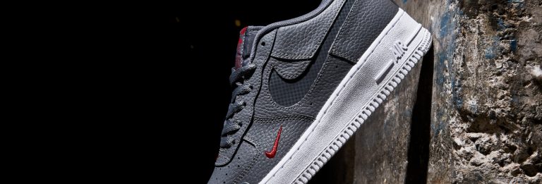 Air Force 1 gris oscuro